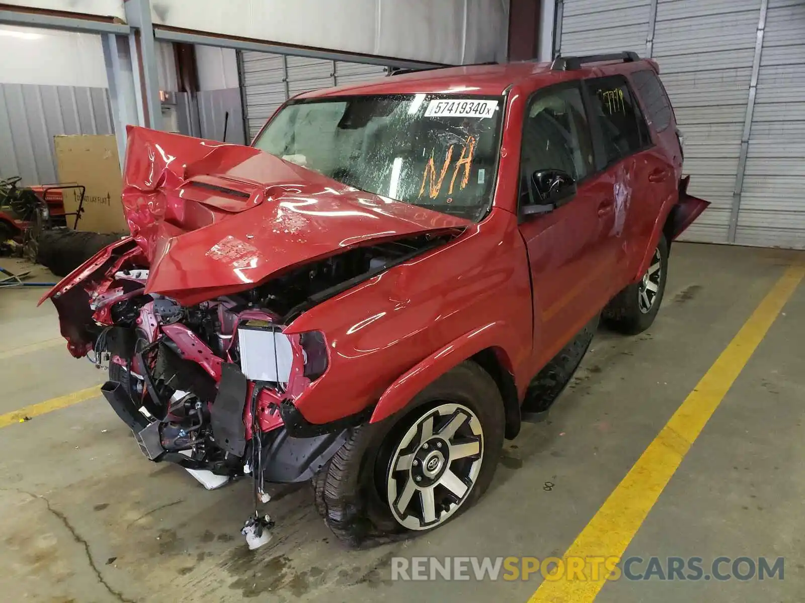 2 Photograph of a damaged car JTEBU5JR3L5783955 TOYOTA 4RUNNER 2020