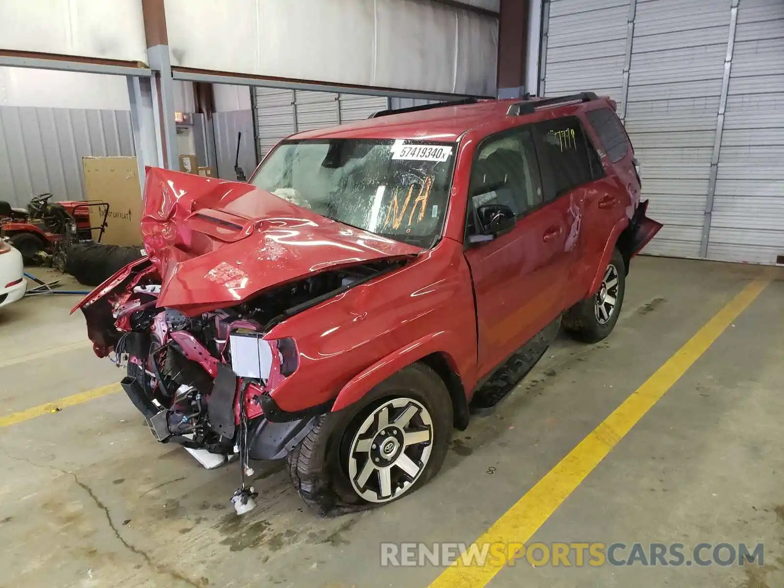 9 Photograph of a damaged car JTEBU5JR3L5783955 TOYOTA 4RUNNER 2020