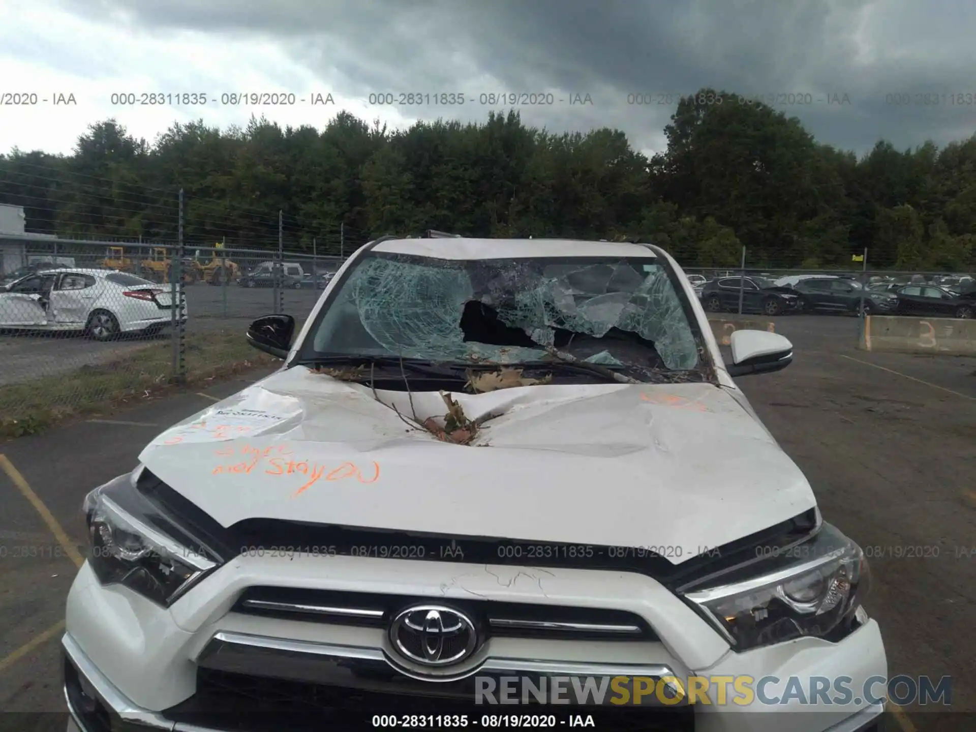 6 Photograph of a damaged car JTEBU5JR3L5785673 TOYOTA 4RUNNER 2020