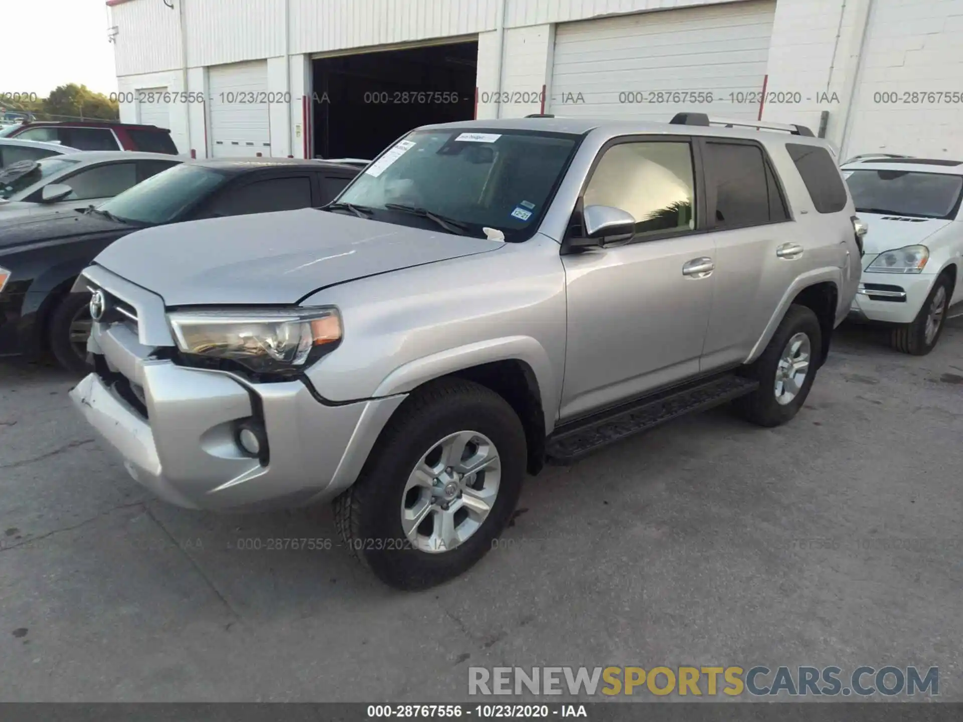 2 Photograph of a damaged car JTEBU5JR3L5785902 TOYOTA 4RUNNER 2020