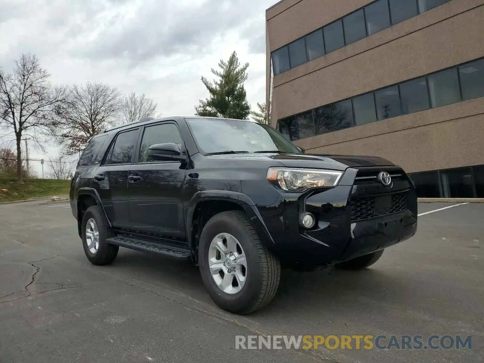 1 Photograph of a damaged car JTEBU5JR3L5788900 TOYOTA 4RUNNER 2020