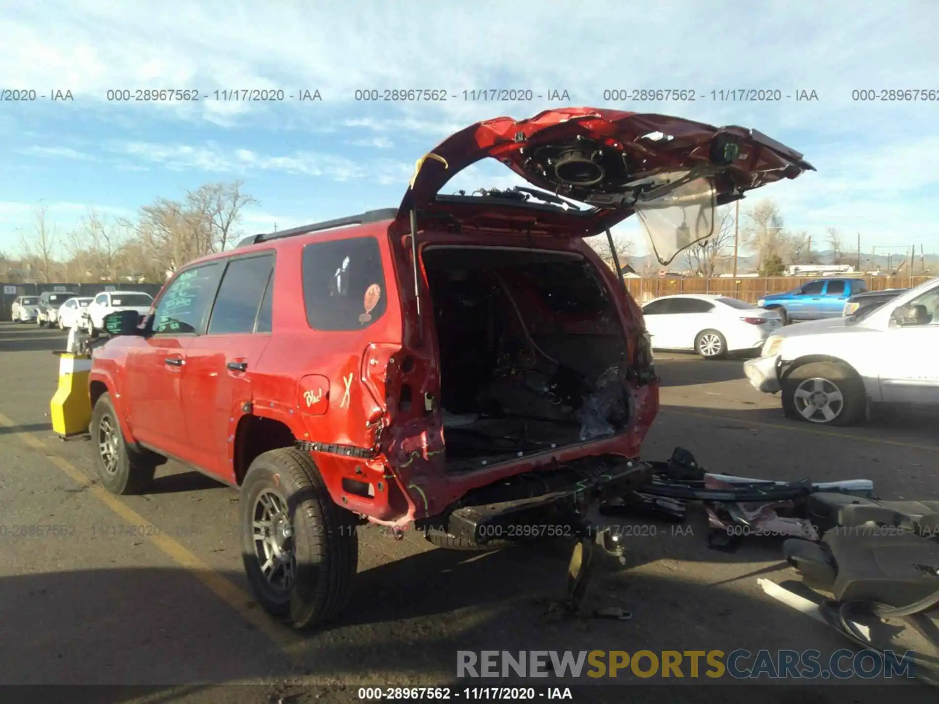 6 Photograph of a damaged car JTEBU5JR3L5789979 TOYOTA 4RUNNER 2020