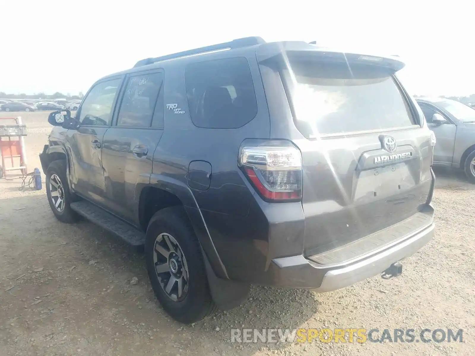 3 Photograph of a damaged car JTEBU5JR3L5792980 TOYOTA 4RUNNER 2020