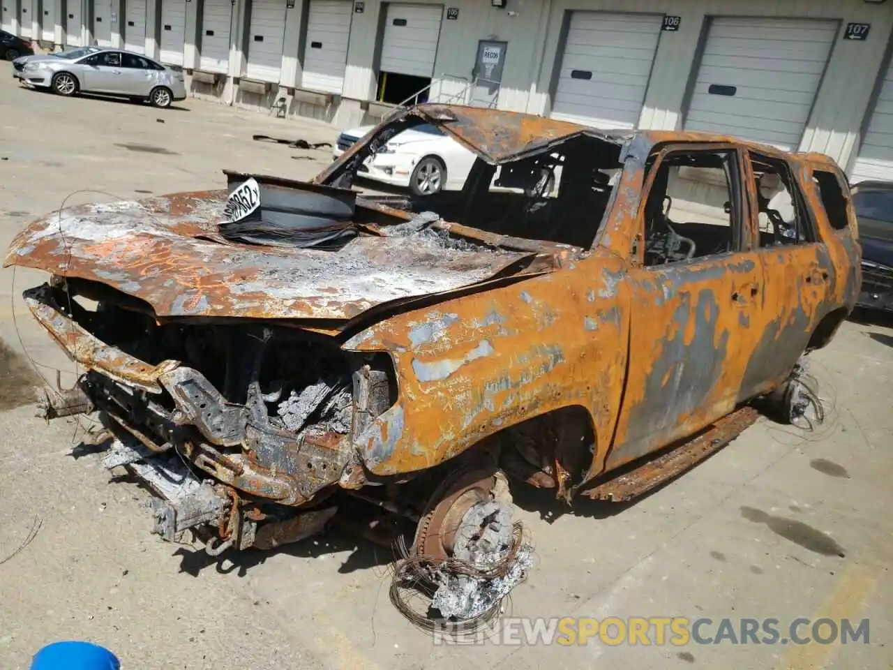 2 Photograph of a damaged car JTEBU5JR3L5793112 TOYOTA 4RUNNER 2020