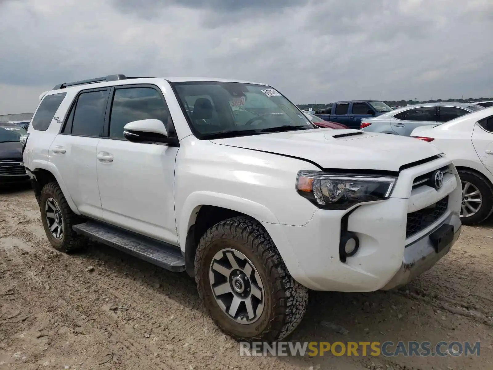 1 Photograph of a damaged car JTEBU5JR3L5795183 TOYOTA 4RUNNER 2020