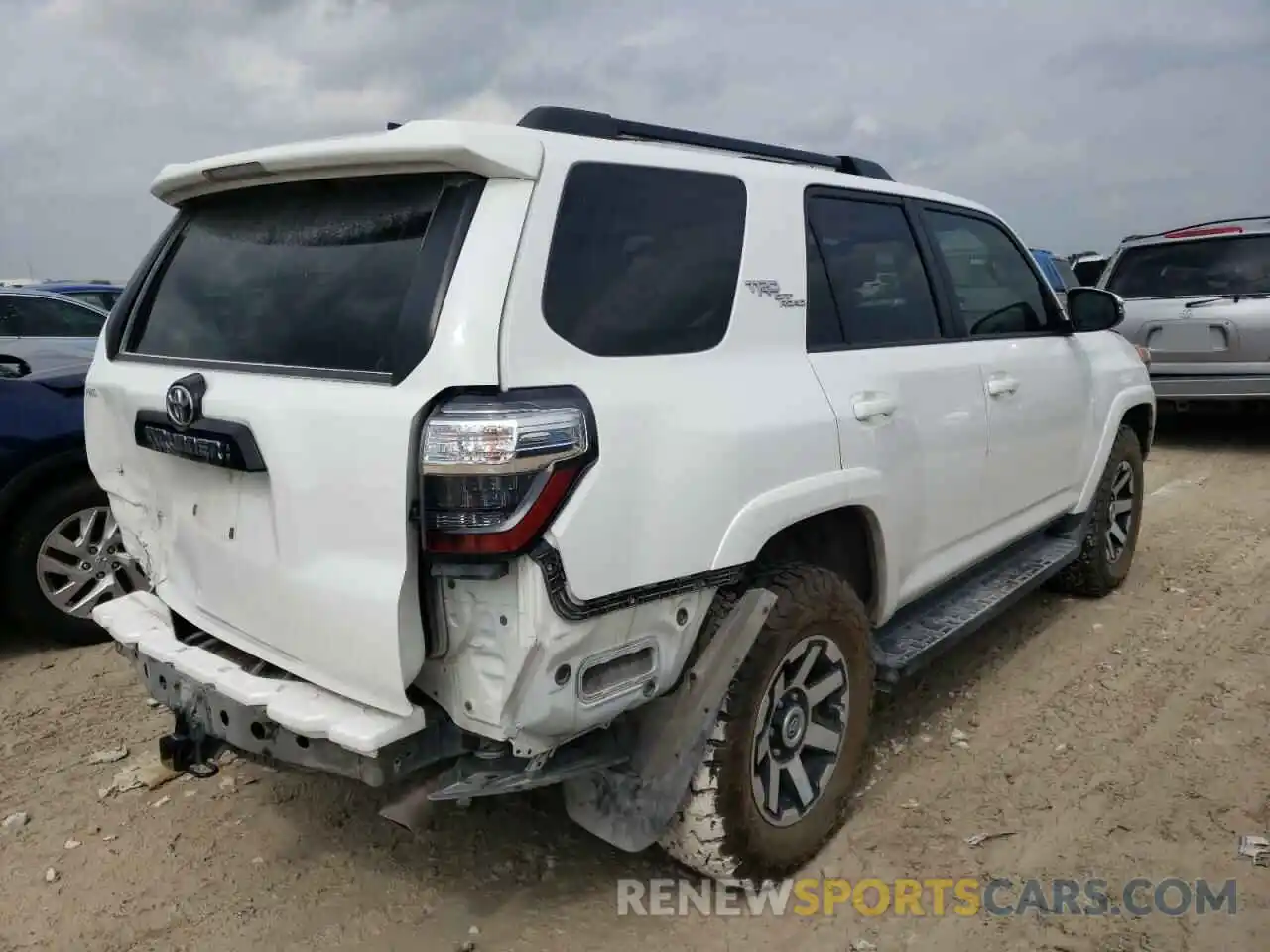 4 Фотография поврежденного автомобиля JTEBU5JR3L5795183 TOYOTA 4RUNNER 2020