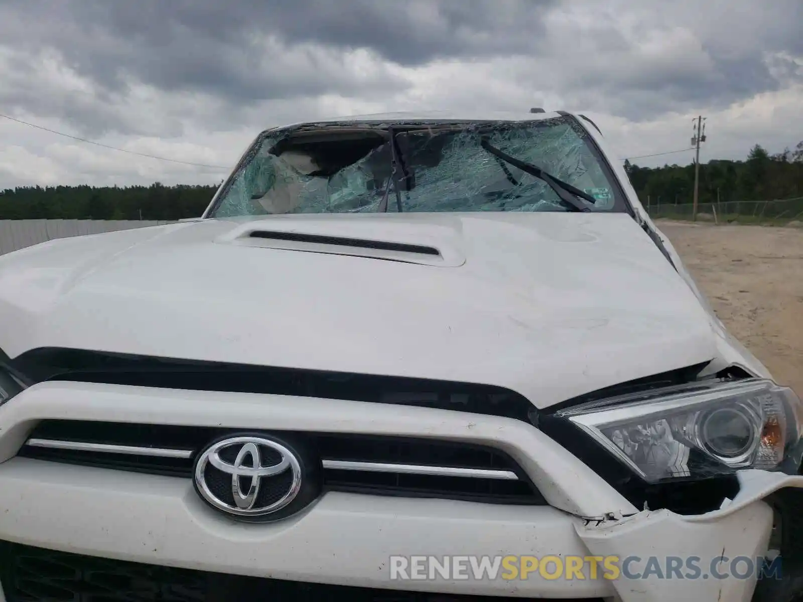 7 Photograph of a damaged car JTEBU5JR3L5795250 TOYOTA 4RUNNER 2020