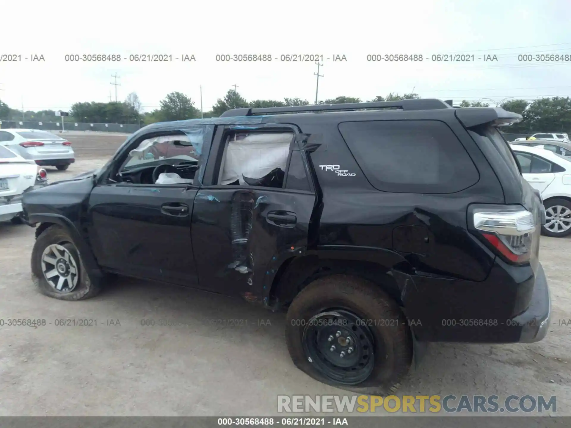 3 Photograph of a damaged car JTEBU5JR3L5795538 TOYOTA 4RUNNER 2020