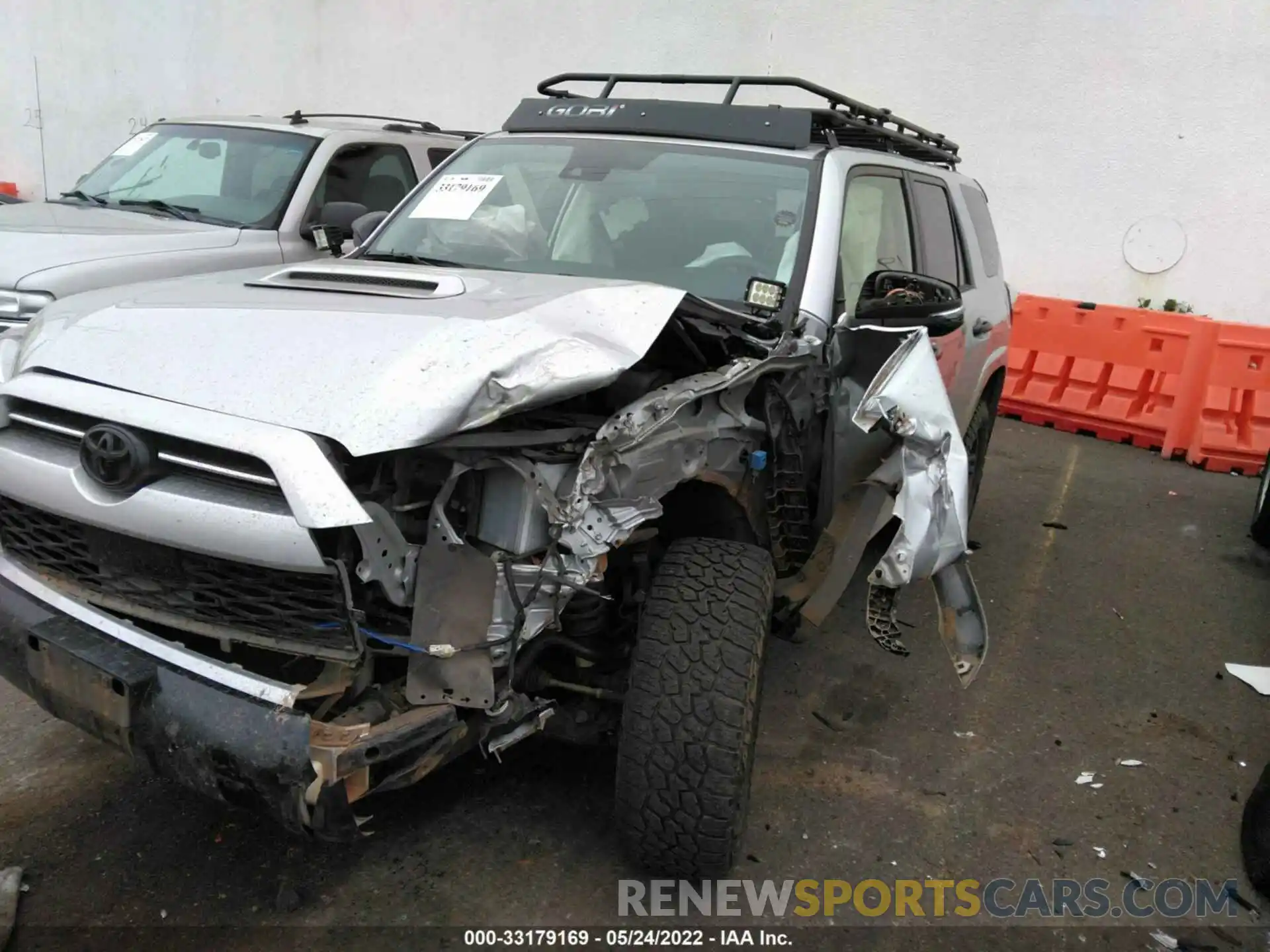 2 Photograph of a damaged car JTEBU5JR3L5795992 TOYOTA 4RUNNER 2020