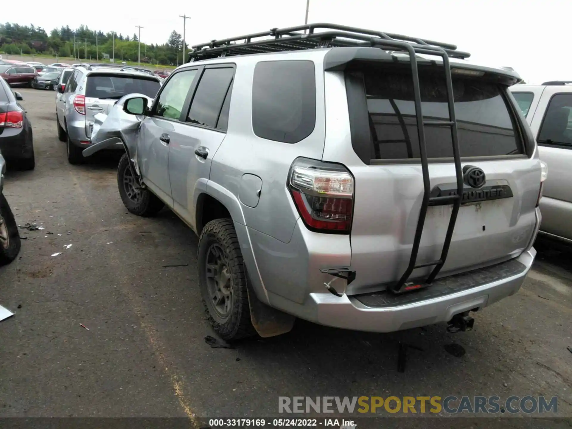 3 Photograph of a damaged car JTEBU5JR3L5795992 TOYOTA 4RUNNER 2020