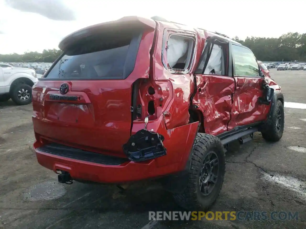 4 Photograph of a damaged car JTEBU5JR3L5796544 TOYOTA 4RUNNER 2020