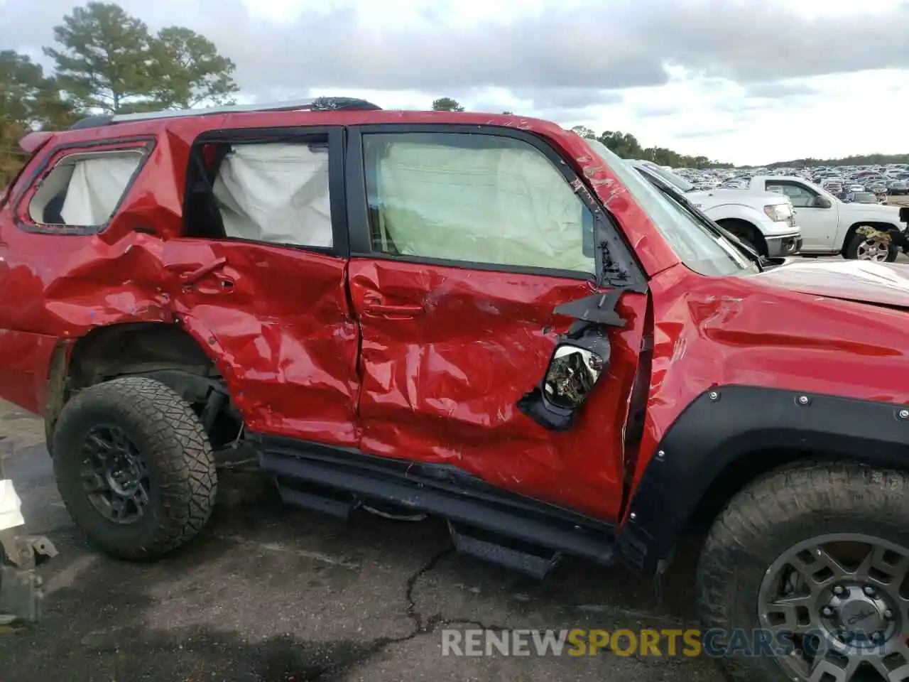 9 Photograph of a damaged car JTEBU5JR3L5796544 TOYOTA 4RUNNER 2020