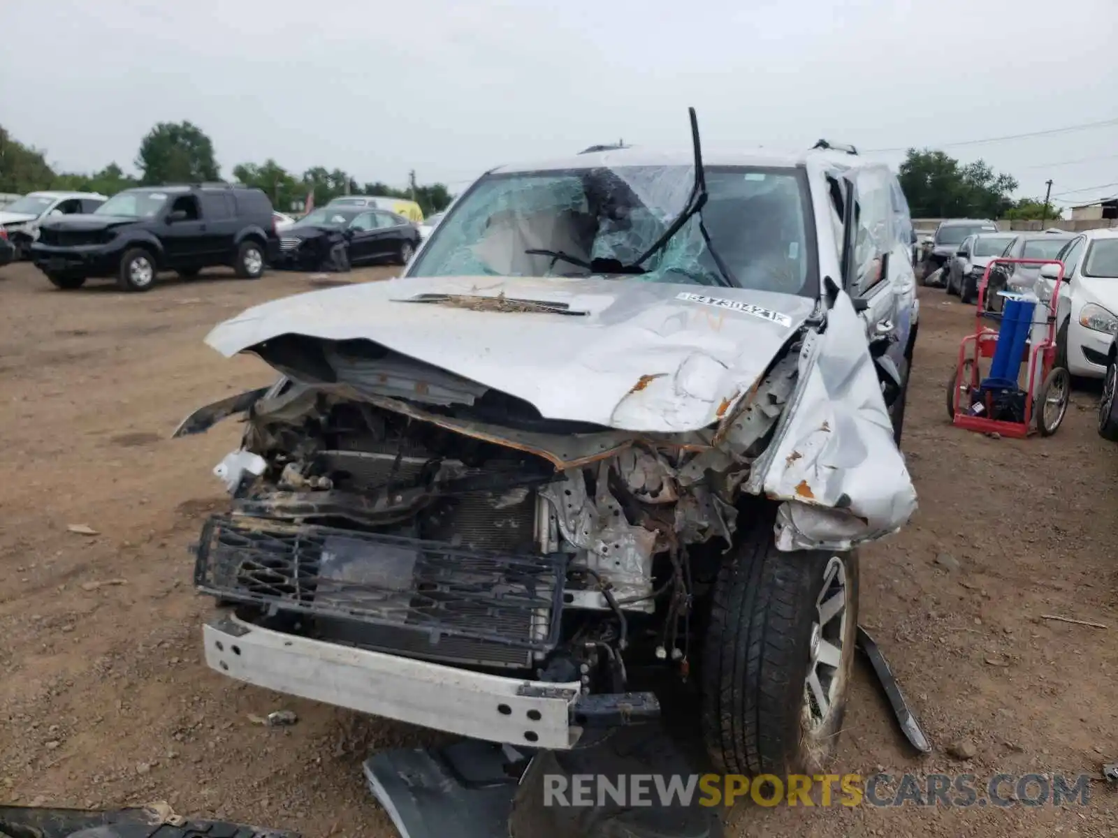 9 Photograph of a damaged car JTEBU5JR3L5796740 TOYOTA 4RUNNER 2020