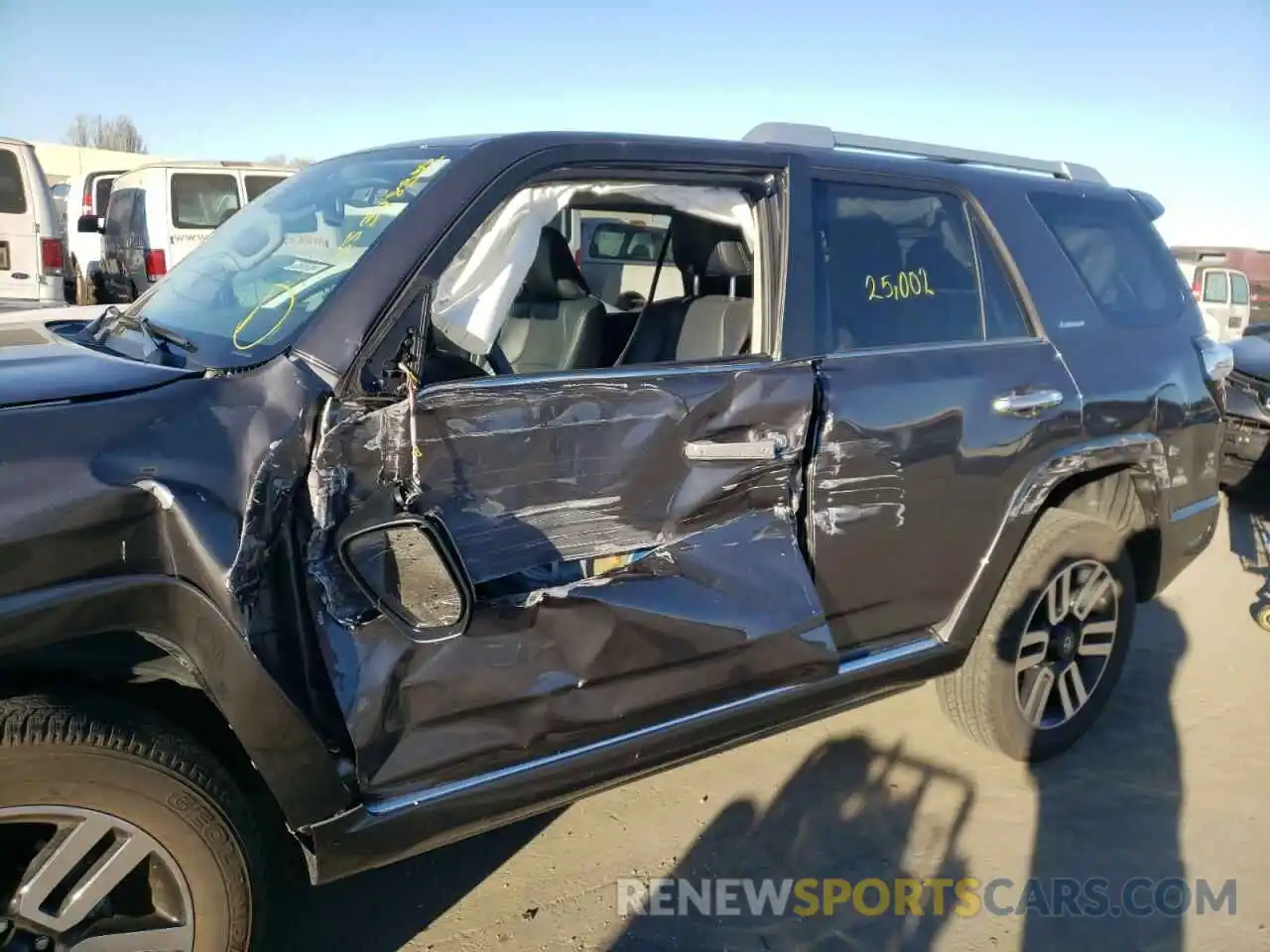 9 Photograph of a damaged car JTEBU5JR3L5797628 TOYOTA 4RUNNER 2020