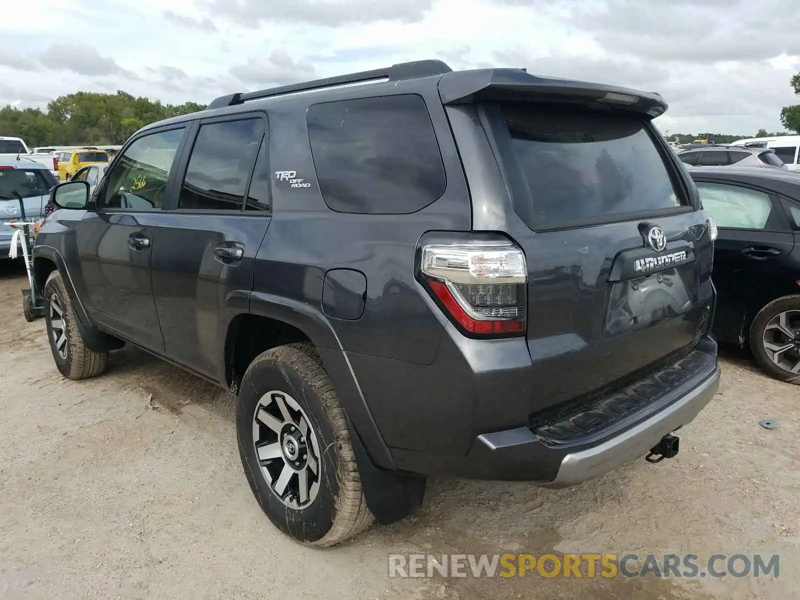 3 Photograph of a damaged car JTEBU5JR3L5800186 TOYOTA 4RUNNER 2020