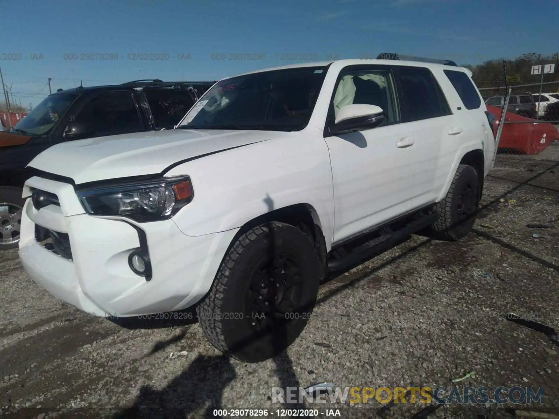 2 Photograph of a damaged car JTEBU5JR3L5801970 TOYOTA 4RUNNER 2020