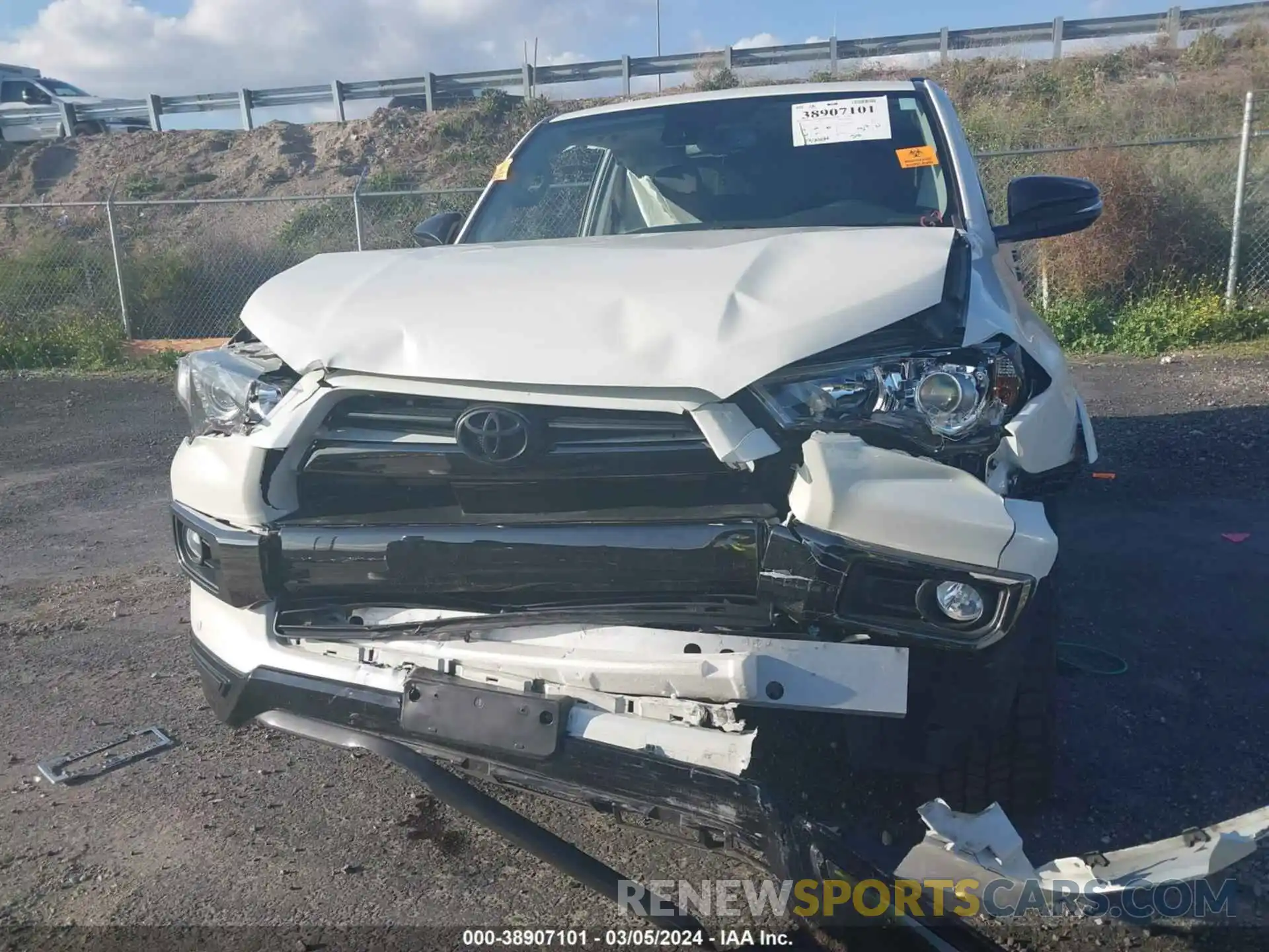 6 Photograph of a damaged car JTEBU5JR3L5804013 TOYOTA 4RUNNER 2020