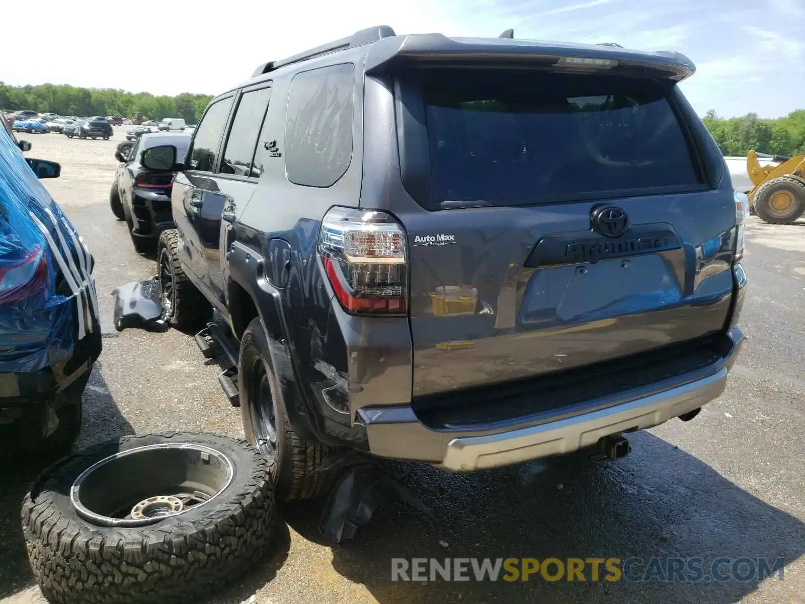 3 Photograph of a damaged car JTEBU5JR3L5812435 TOYOTA 4RUNNER 2020