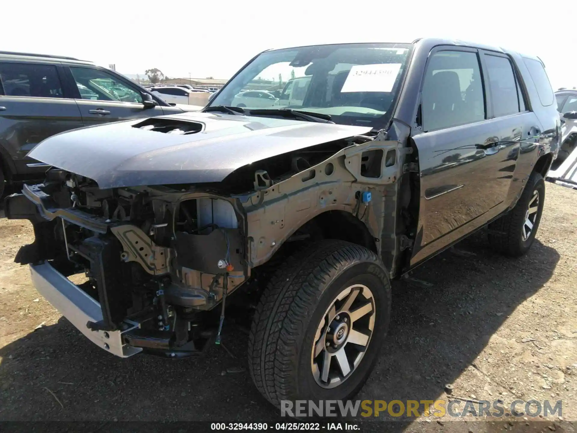 6 Photograph of a damaged car JTEBU5JR3L5818476 TOYOTA 4RUNNER 2020