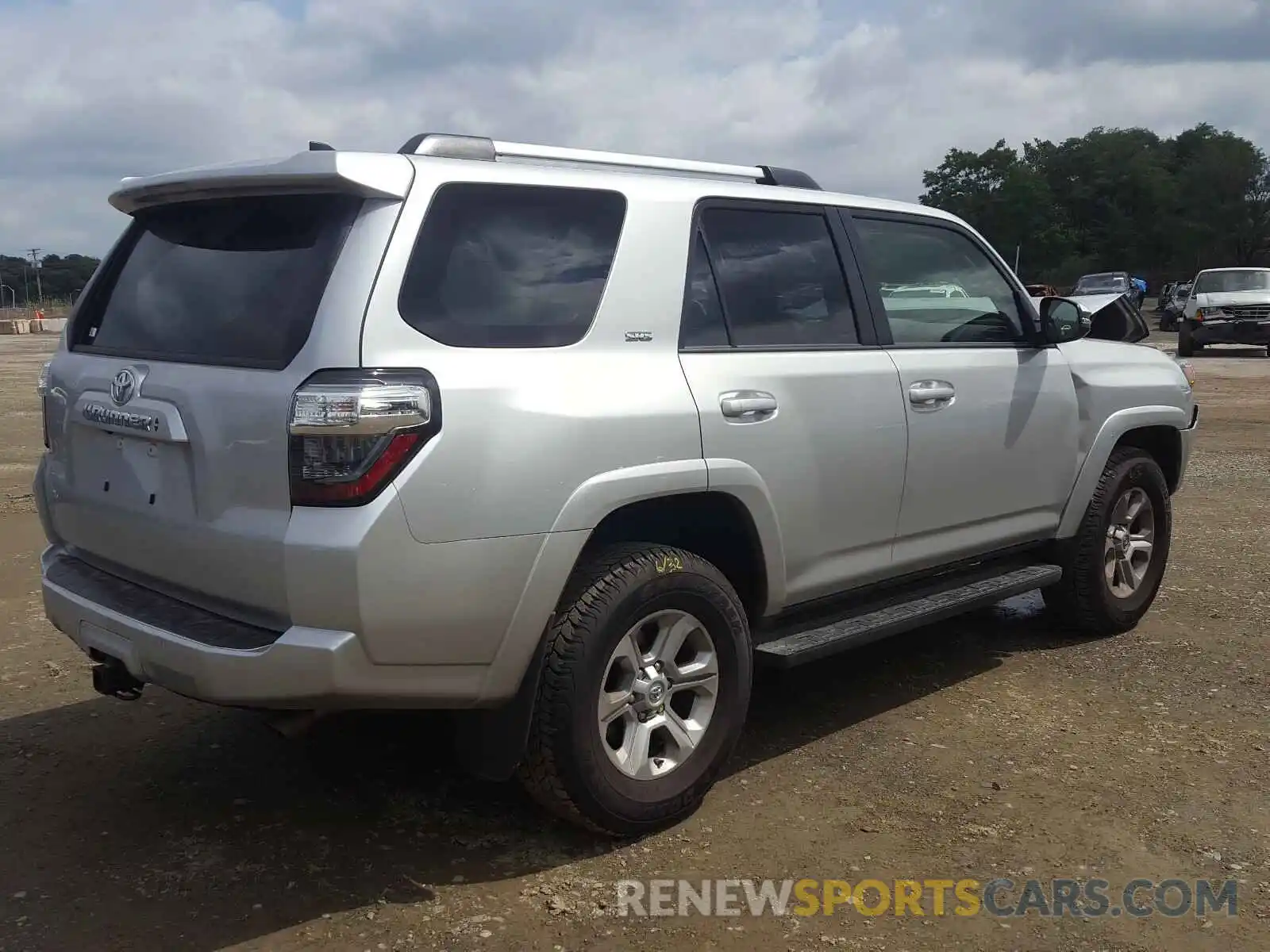 4 Photograph of a damaged car JTEBU5JR3L5819286 TOYOTA 4RUNNER 2020