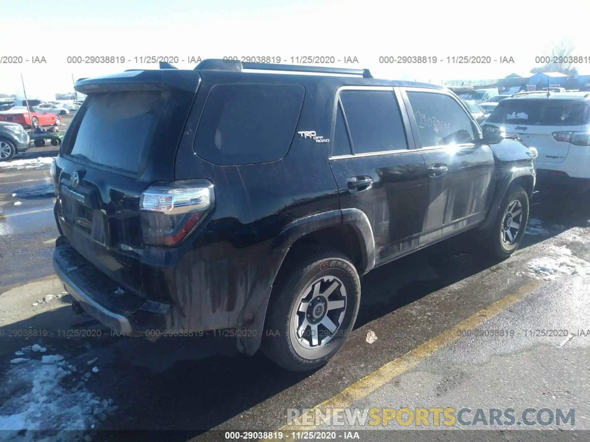 4 Фотография поврежденного автомобиля JTEBU5JR3L5822219 TOYOTA 4RUNNER 2020