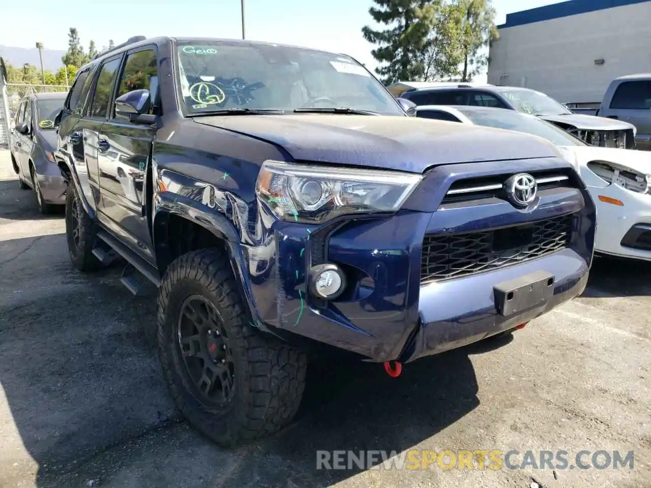 1 Photograph of a damaged car JTEBU5JR3L5825928 TOYOTA 4RUNNER 2020