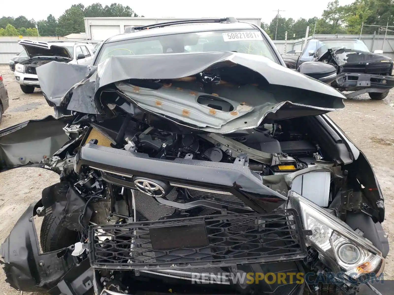 7 Photograph of a damaged car JTEBU5JR3L5828182 TOYOTA 4RUNNER 2020