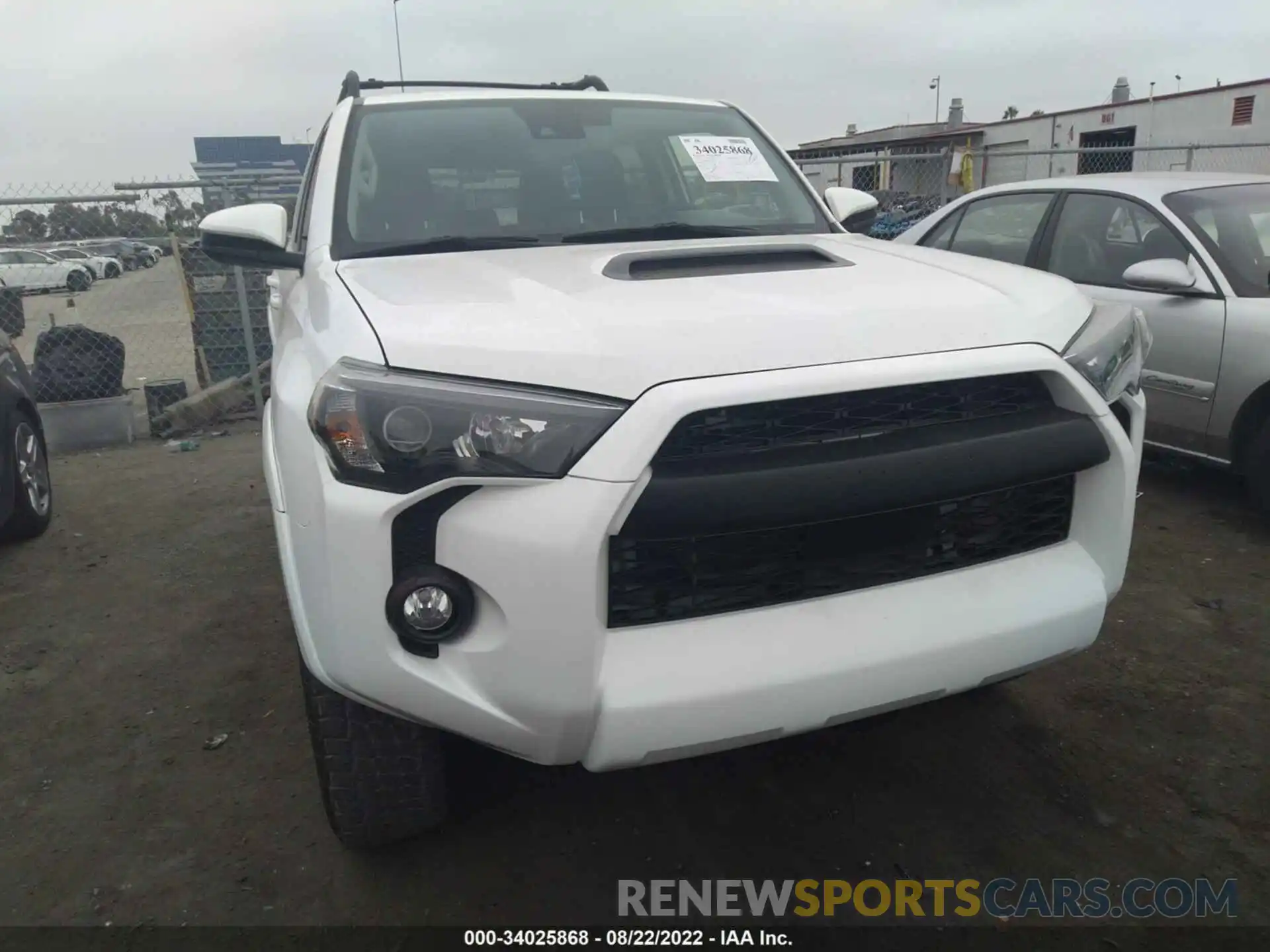 6 Photograph of a damaged car JTEBU5JR3L5829039 TOYOTA 4RUNNER 2020