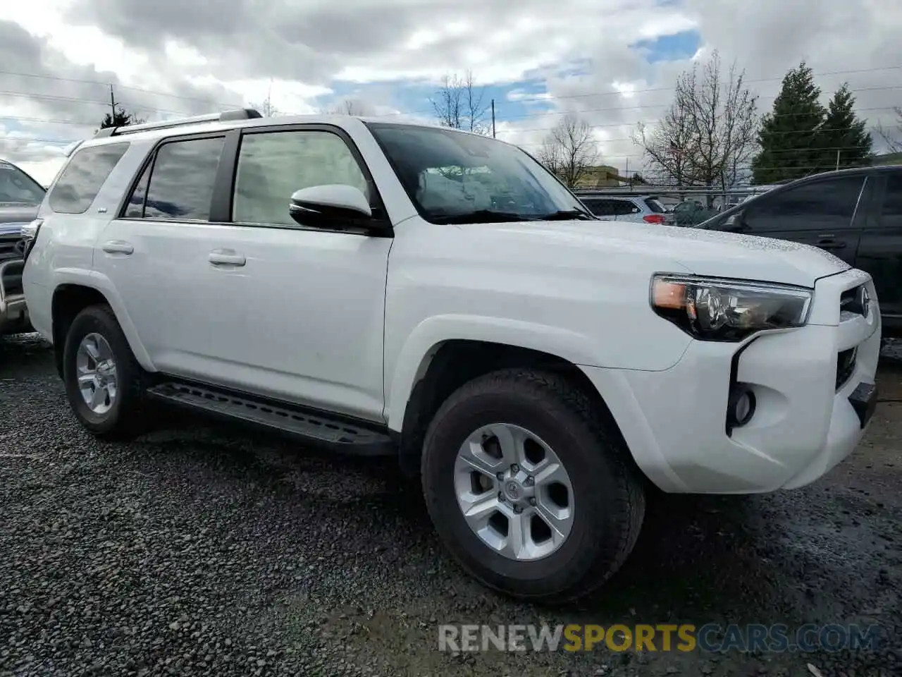 4 Photograph of a damaged car JTEBU5JR3L5833527 TOYOTA 4RUNNER 2020