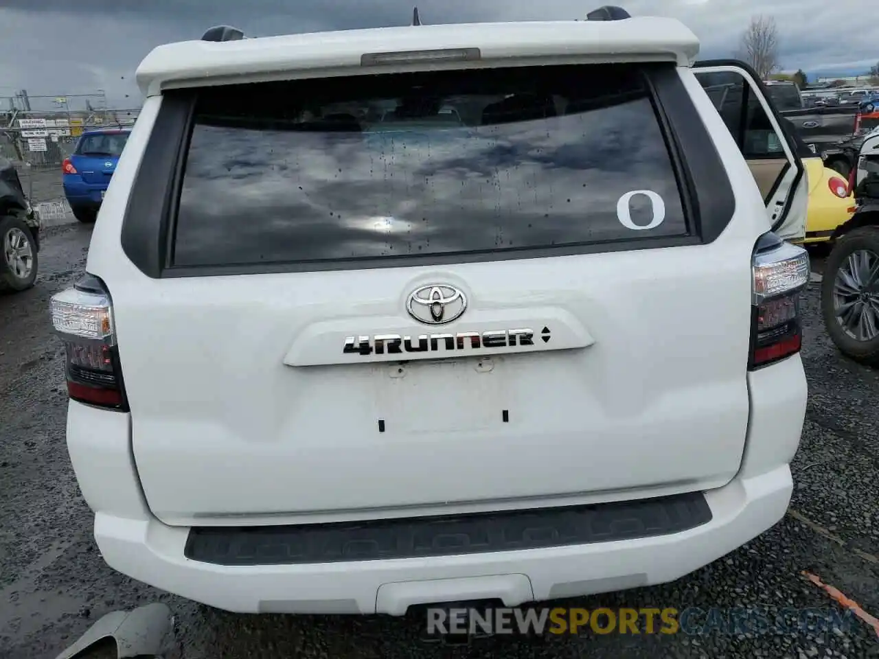 6 Photograph of a damaged car JTEBU5JR3L5833527 TOYOTA 4RUNNER 2020