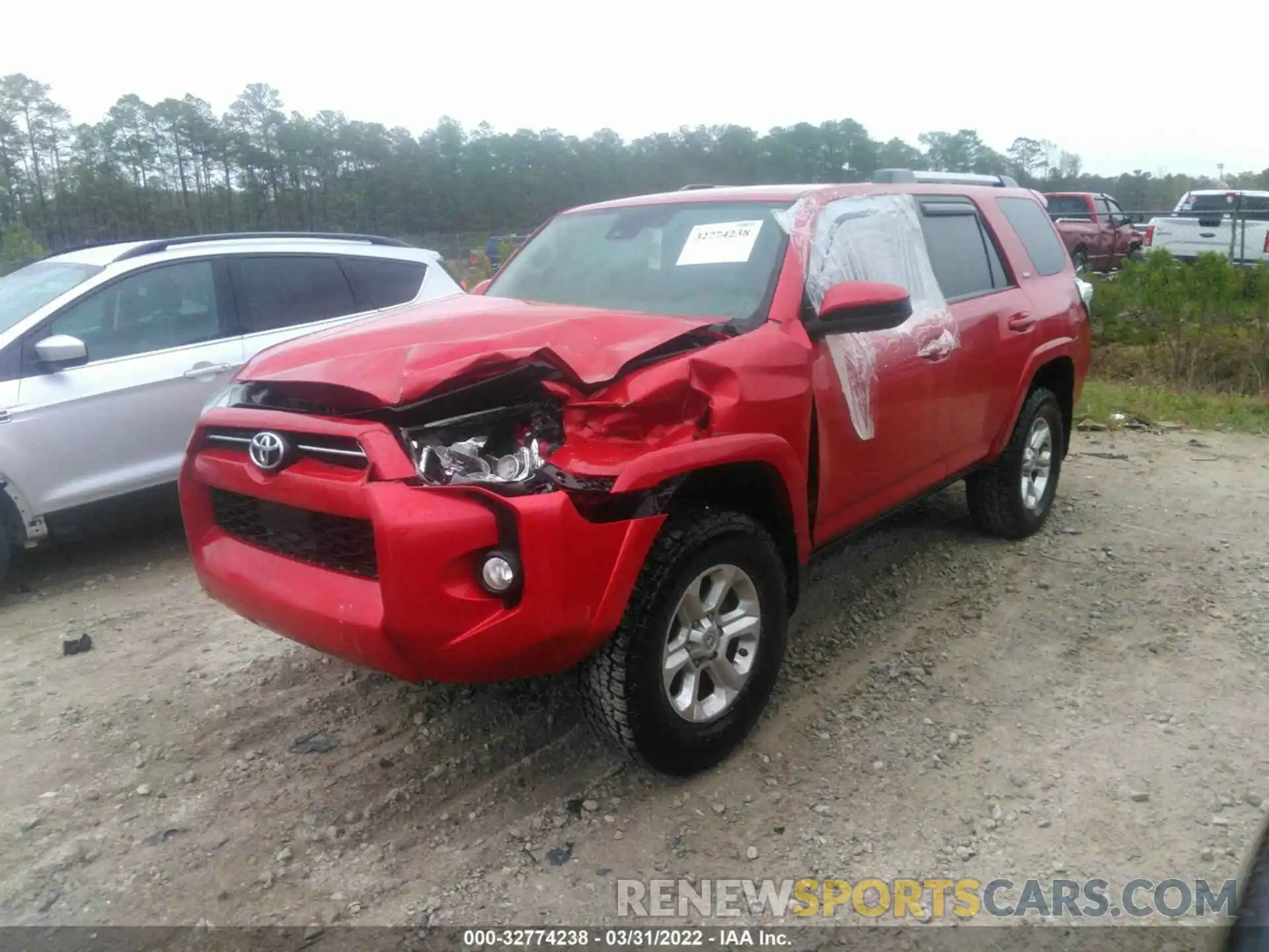 2 Photograph of a damaged car JTEBU5JR4L5739284 TOYOTA 4RUNNER 2020