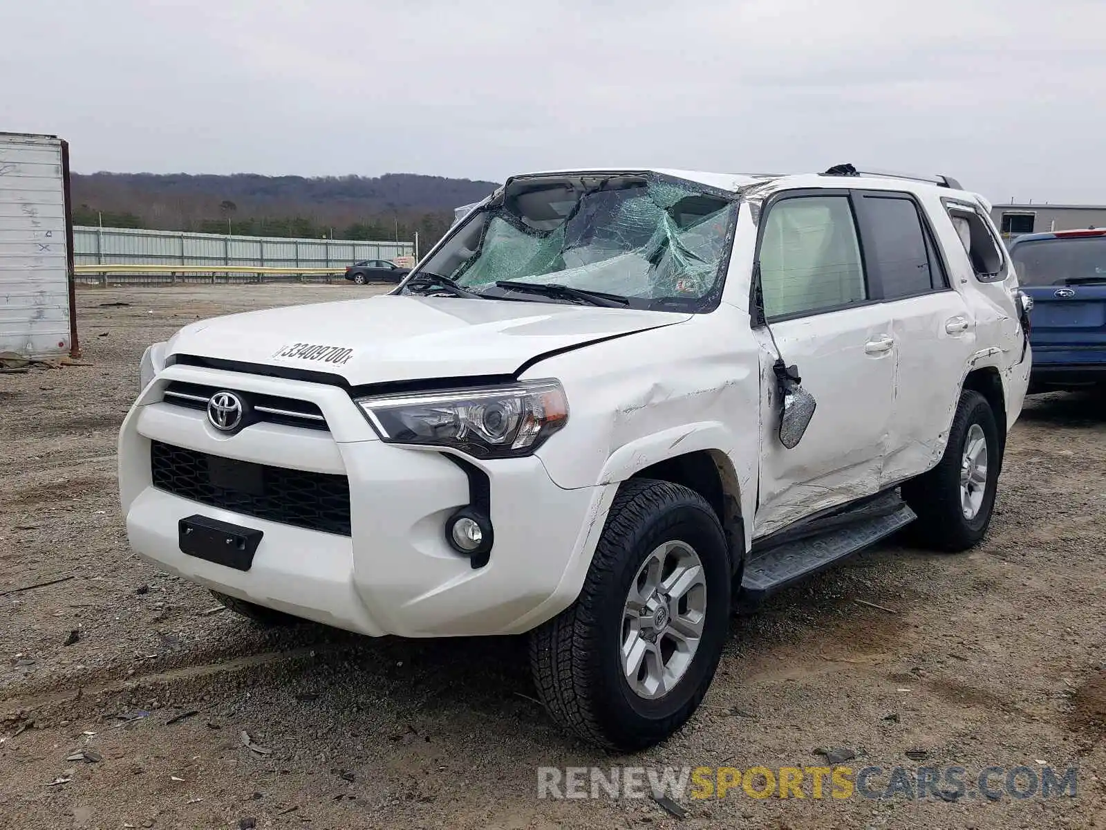 2 Photograph of a damaged car JTEBU5JR4L5740340 TOYOTA 4RUNNER 2020