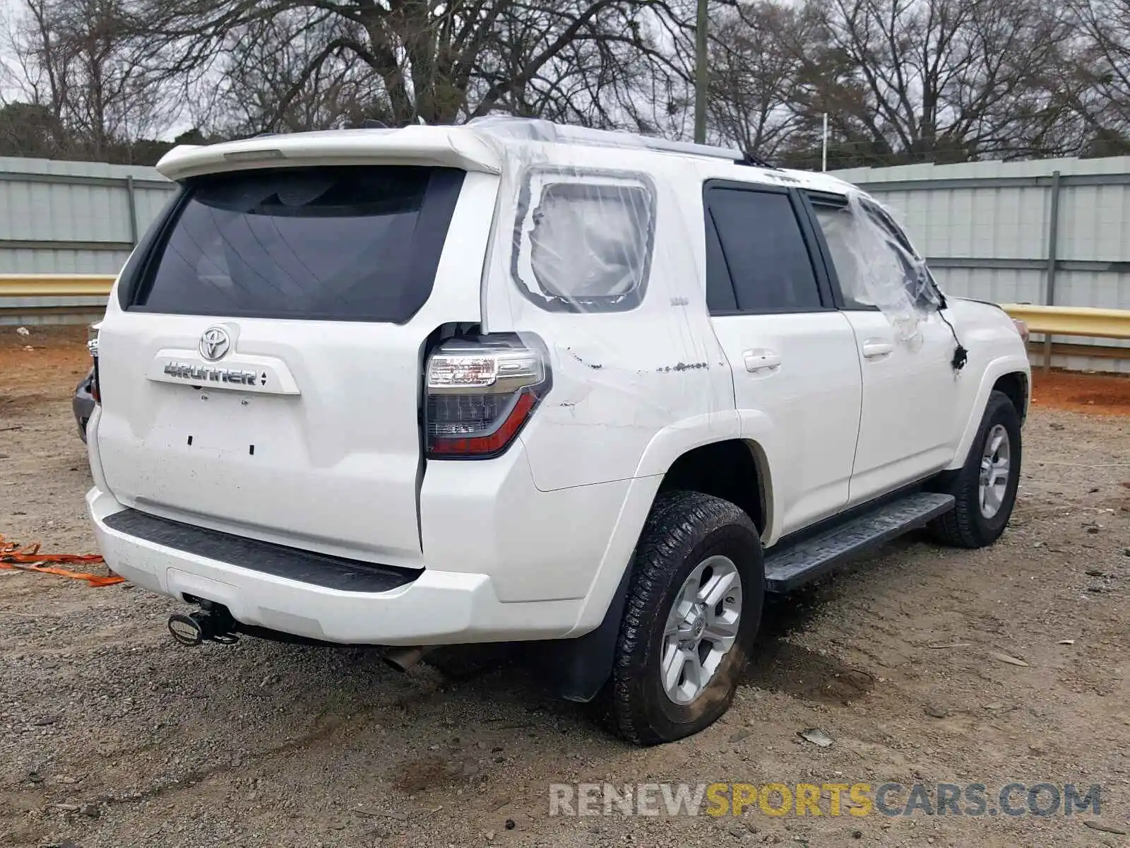 4 Фотография поврежденного автомобиля JTEBU5JR4L5740340 TOYOTA 4RUNNER 2020