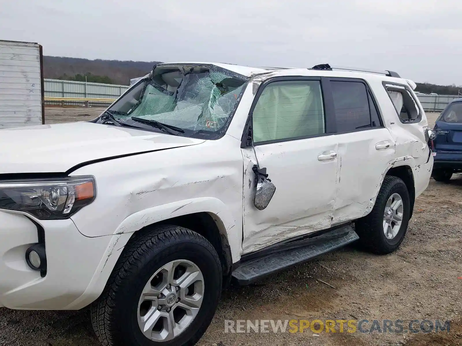 9 Photograph of a damaged car JTEBU5JR4L5740340 TOYOTA 4RUNNER 2020