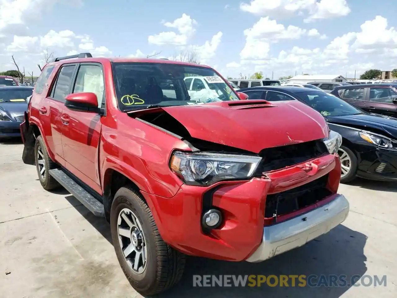 1 Photograph of a damaged car JTEBU5JR4L5743173 TOYOTA 4RUNNER 2020