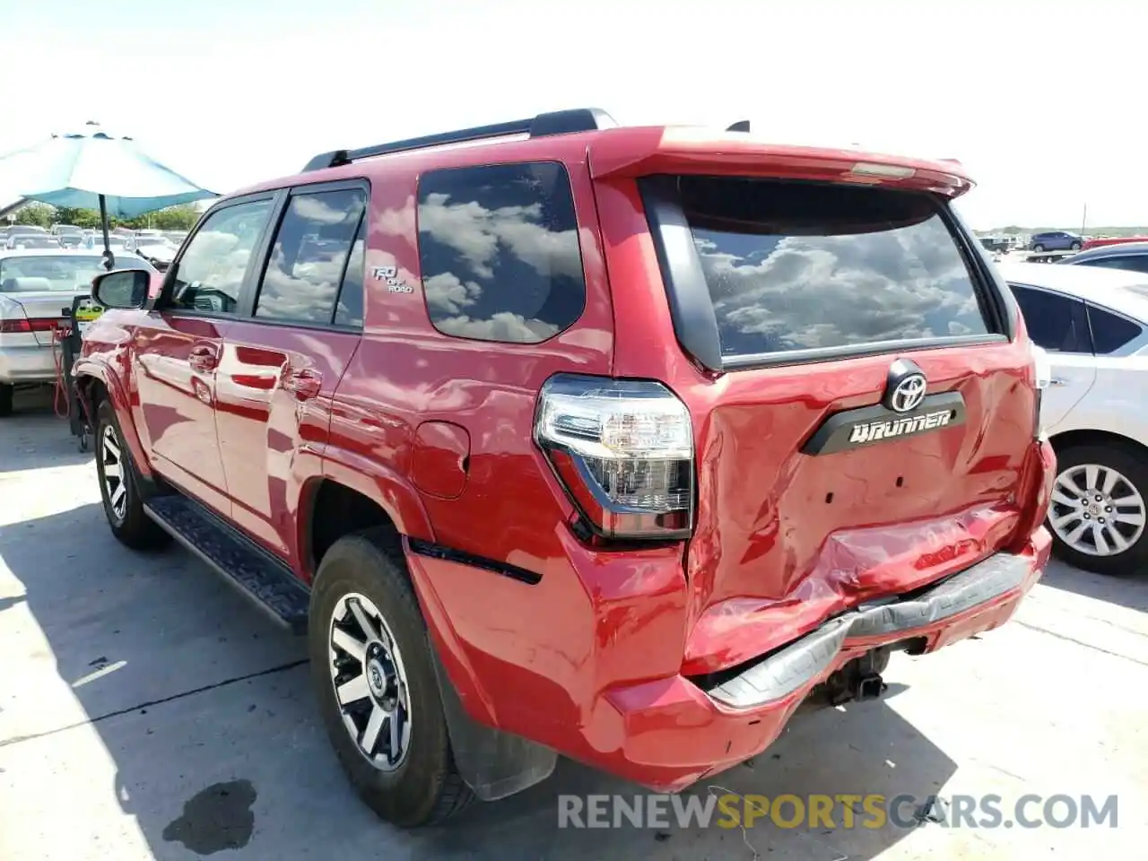 3 Photograph of a damaged car JTEBU5JR4L5743173 TOYOTA 4RUNNER 2020