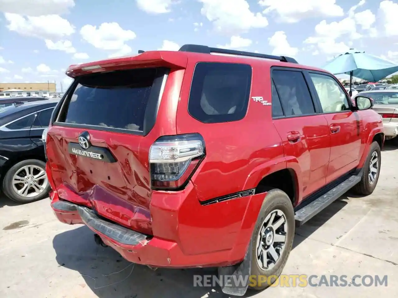 4 Photograph of a damaged car JTEBU5JR4L5743173 TOYOTA 4RUNNER 2020