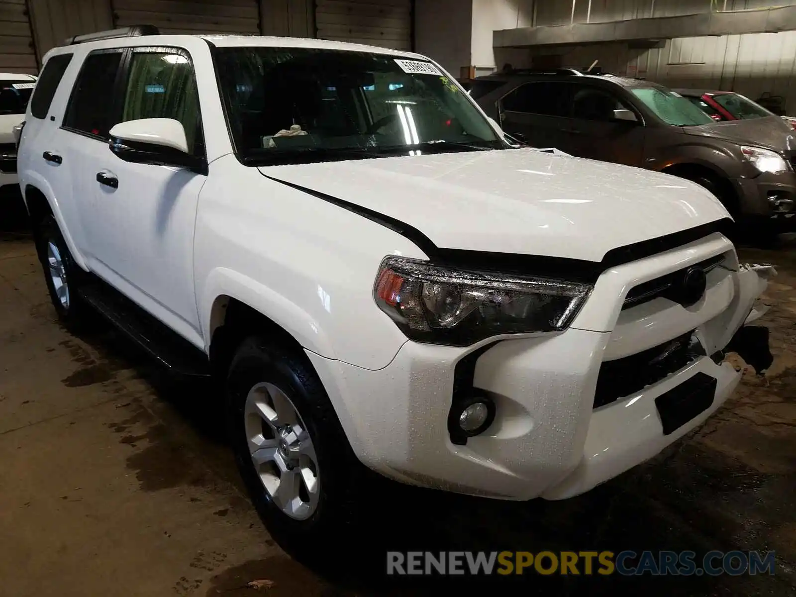 1 Photograph of a damaged car JTEBU5JR4L5743495 TOYOTA 4RUNNER 2020