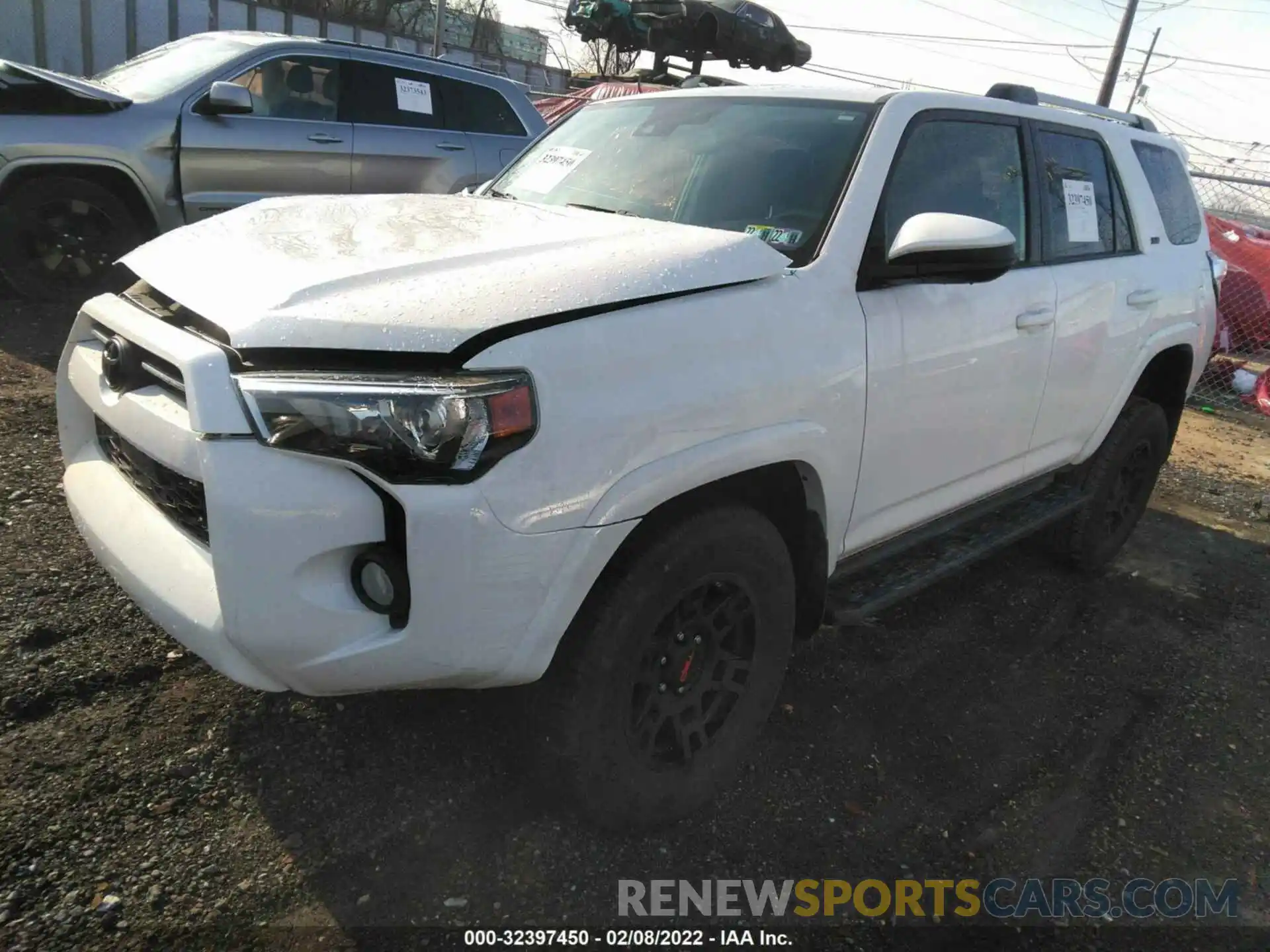 2 Photograph of a damaged car JTEBU5JR4L5747630 TOYOTA 4RUNNER 2020