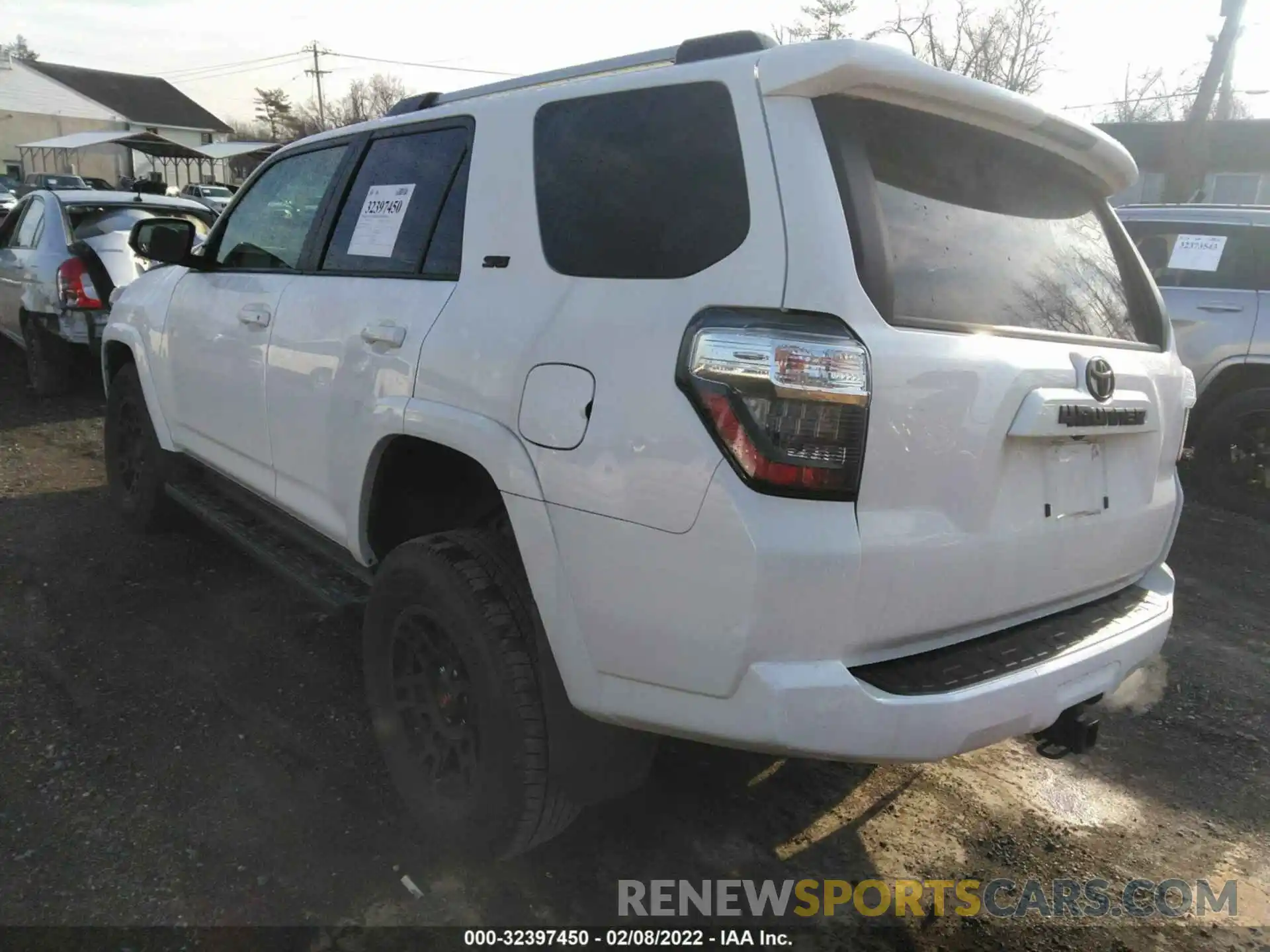 3 Photograph of a damaged car JTEBU5JR4L5747630 TOYOTA 4RUNNER 2020