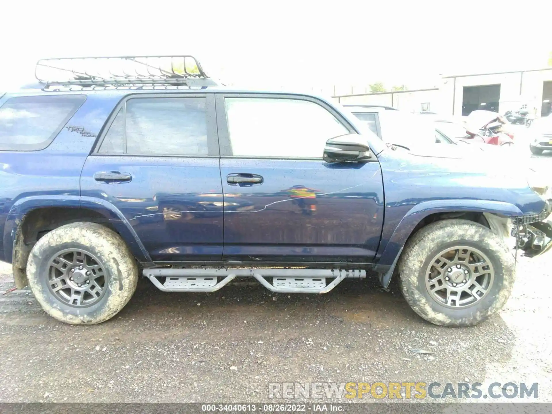 12 Фотография поврежденного автомобиля JTEBU5JR4L5748275 TOYOTA 4RUNNER 2020