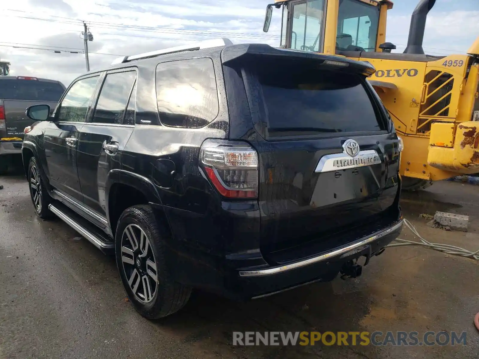 3 Photograph of a damaged car JTEBU5JR4L5753492 TOYOTA 4RUNNER 2020