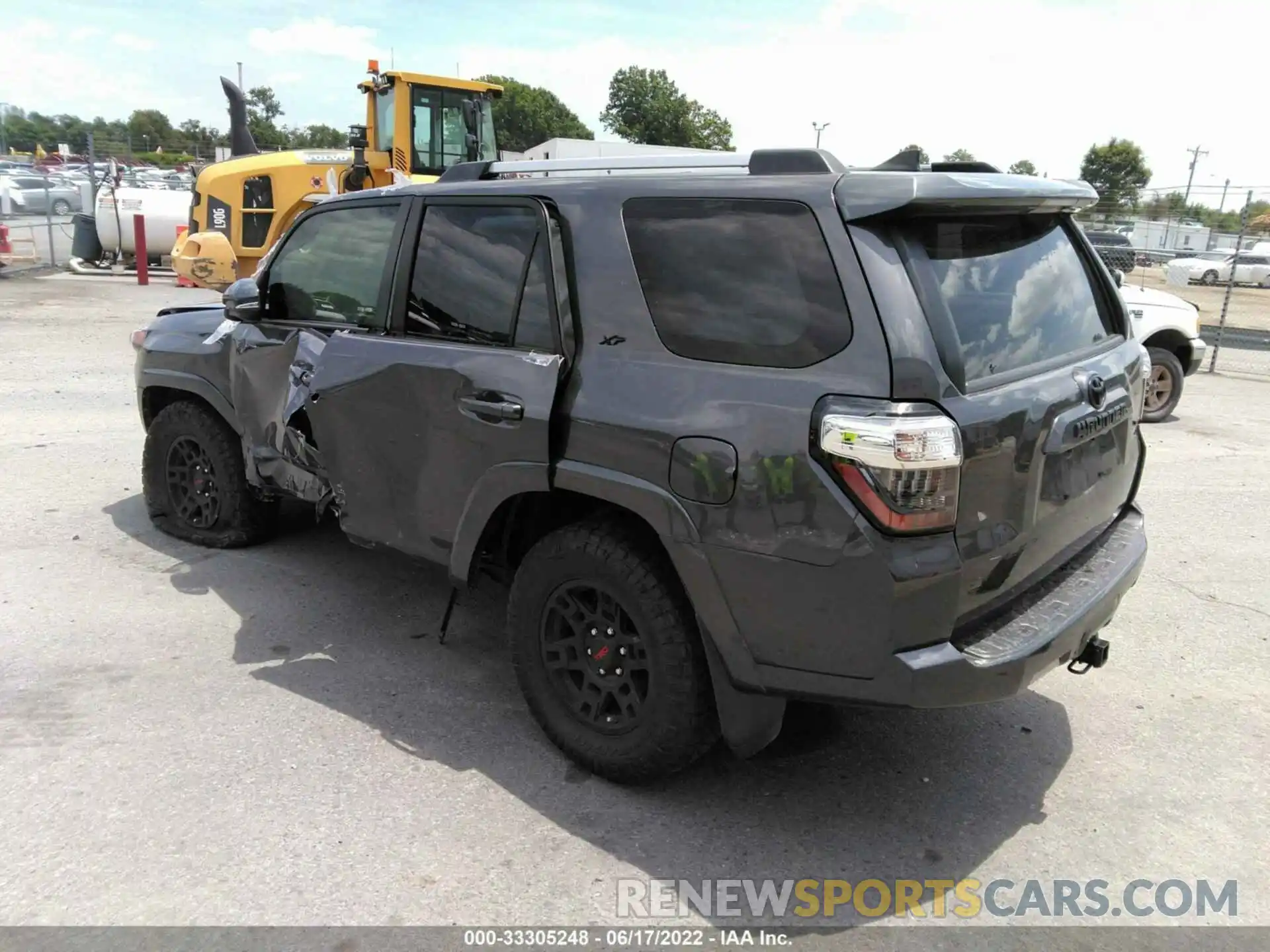 3 Фотография поврежденного автомобиля JTEBU5JR4L5755078 TOYOTA 4RUNNER 2020