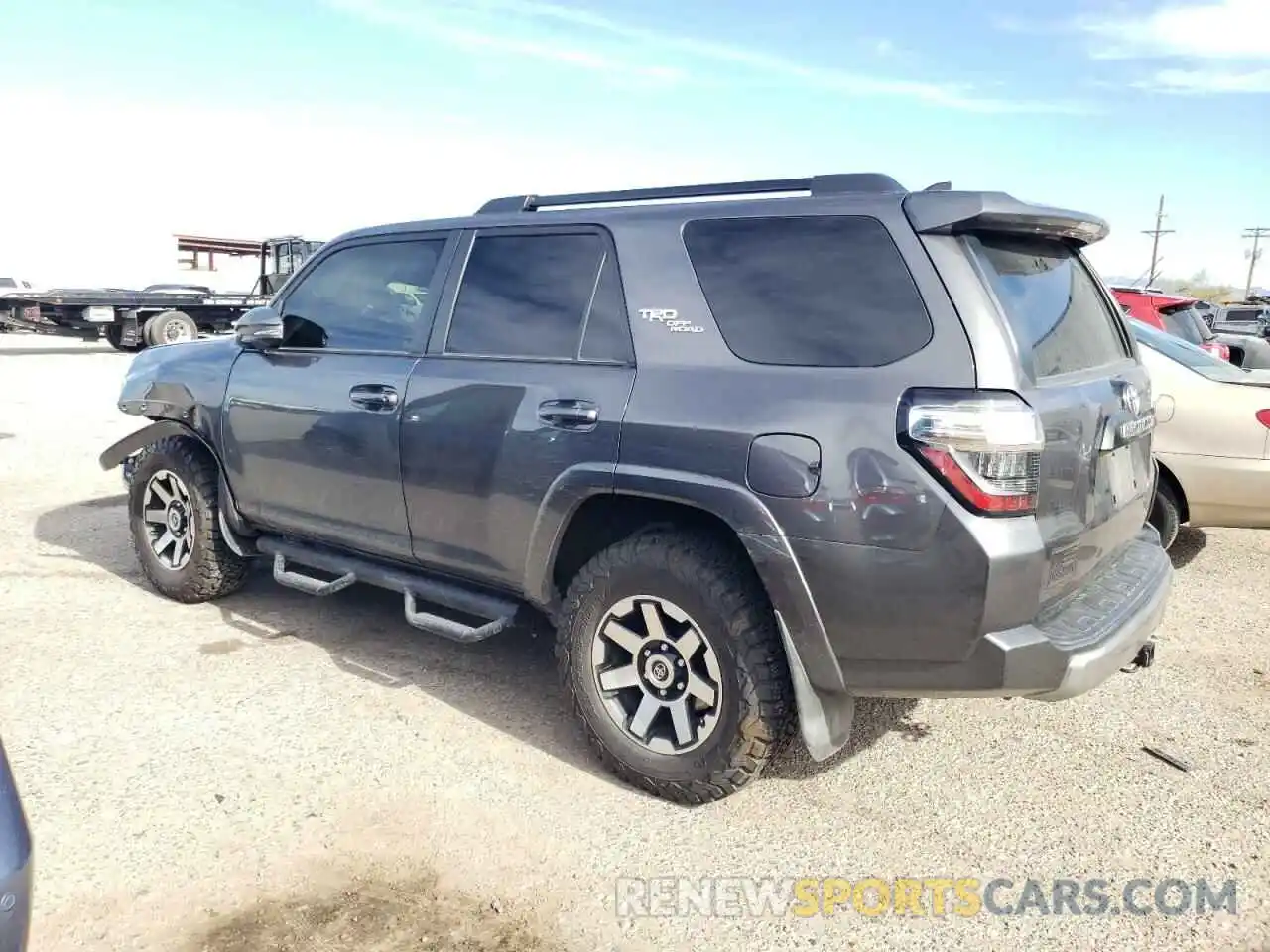 2 Photograph of a damaged car JTEBU5JR4L5763536 TOYOTA 4RUNNER 2020