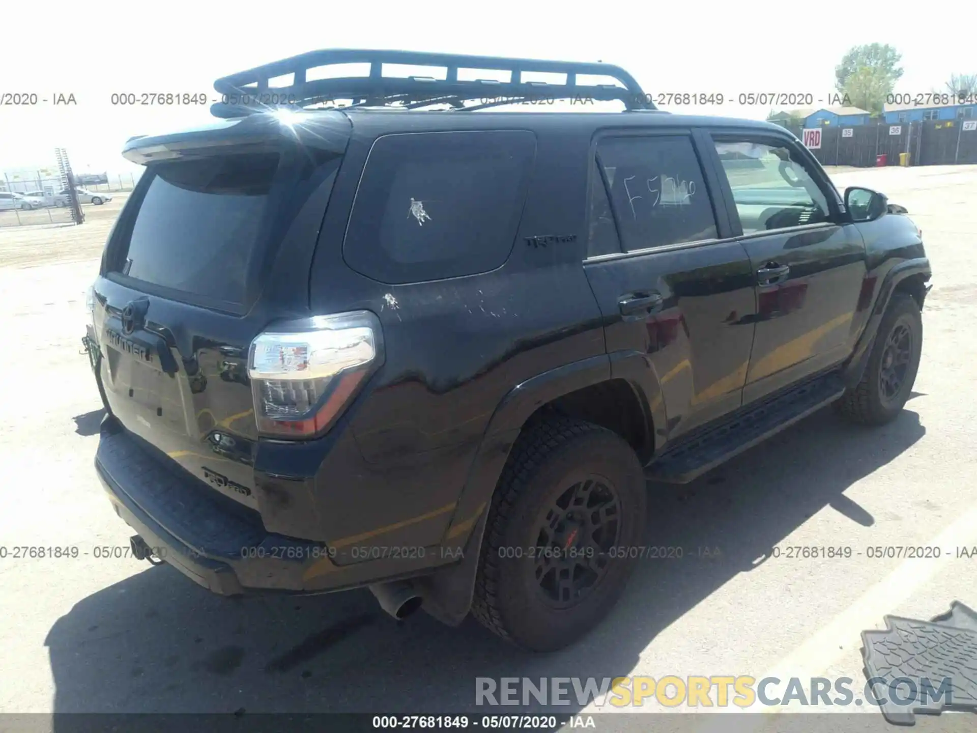 4 Фотография поврежденного автомобиля JTEBU5JR4L5767229 TOYOTA 4RUNNER 2020