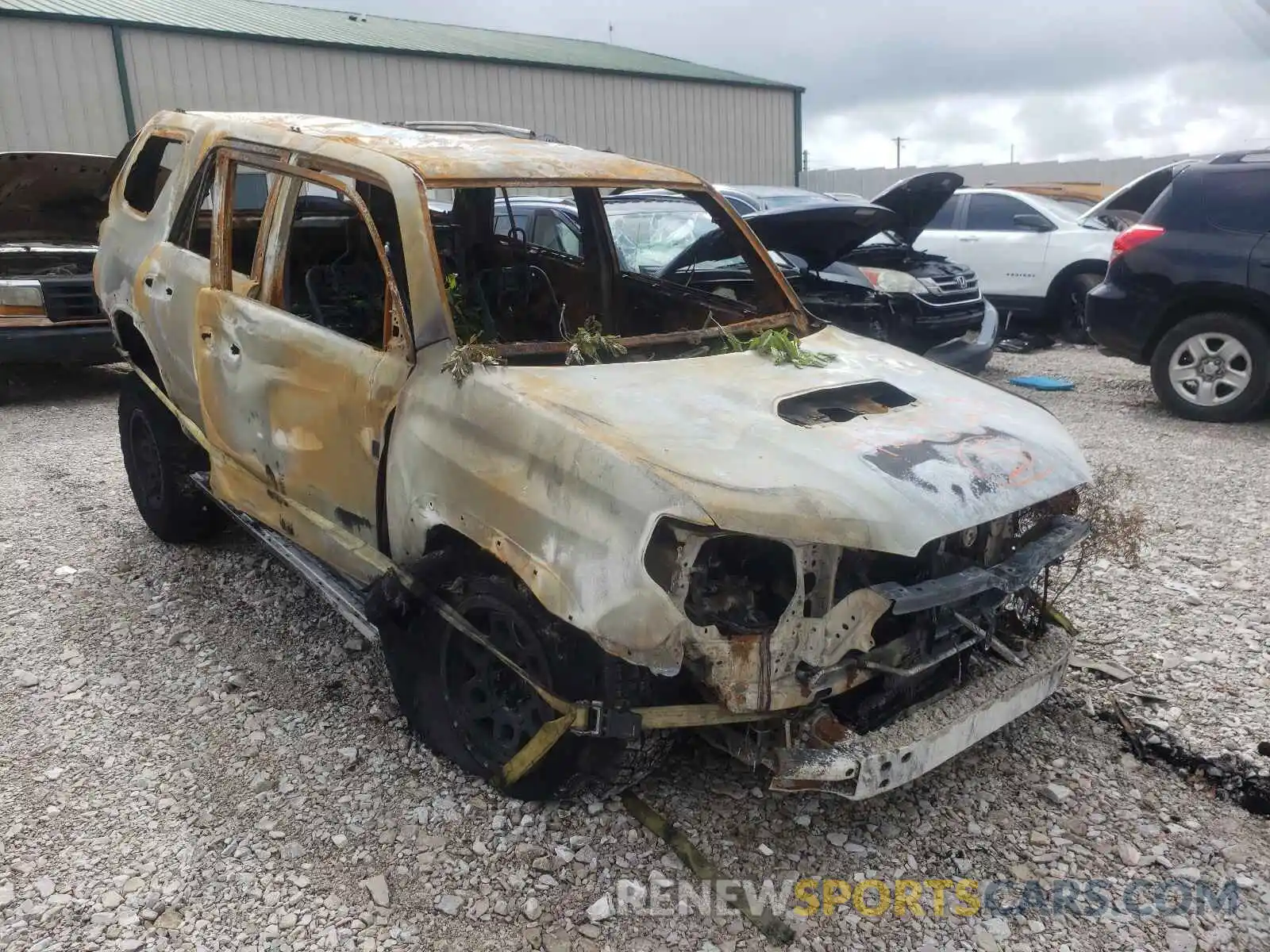 1 Photograph of a damaged car JTEBU5JR4L5769661 TOYOTA 4RUNNER 2020