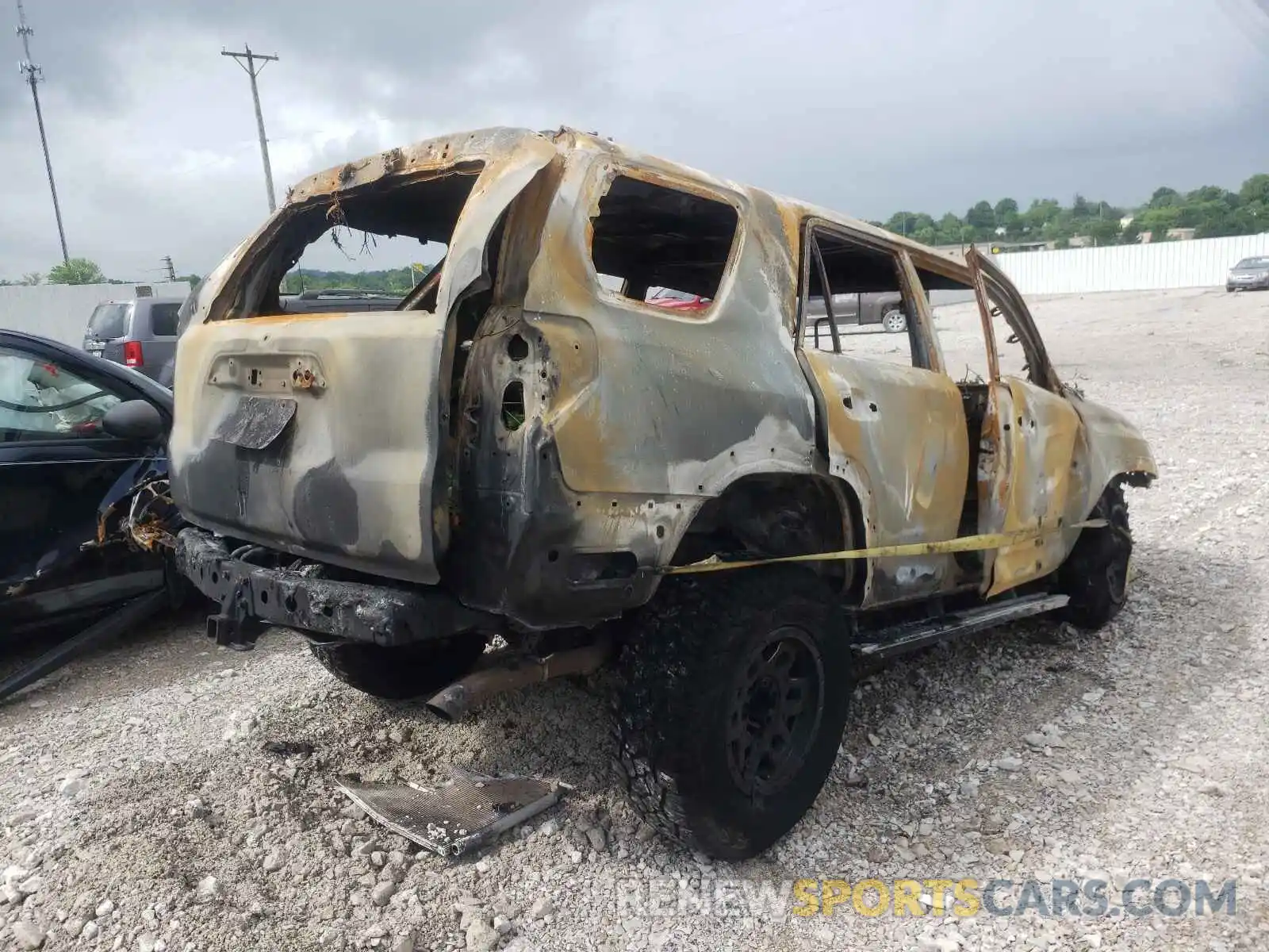 4 Photograph of a damaged car JTEBU5JR4L5769661 TOYOTA 4RUNNER 2020