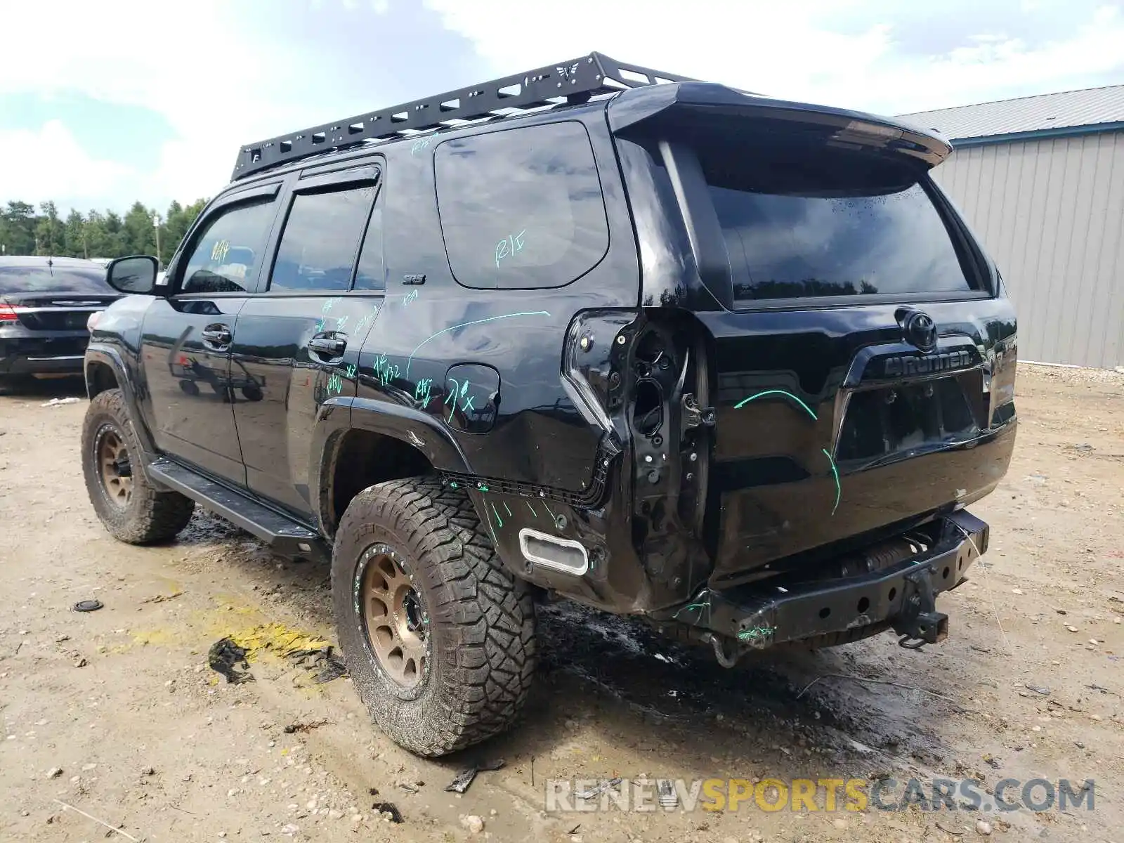 3 Photograph of a damaged car JTEBU5JR4L5773015 TOYOTA 4RUNNER 2020