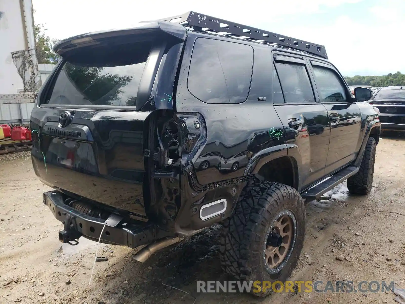 4 Photograph of a damaged car JTEBU5JR4L5773015 TOYOTA 4RUNNER 2020