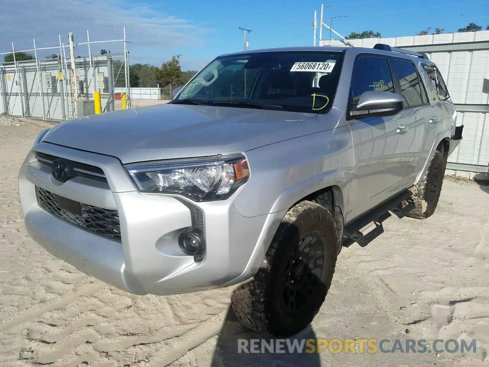 2 Photograph of a damaged car JTEBU5JR4L5775671 TOYOTA 4RUNNER 2020